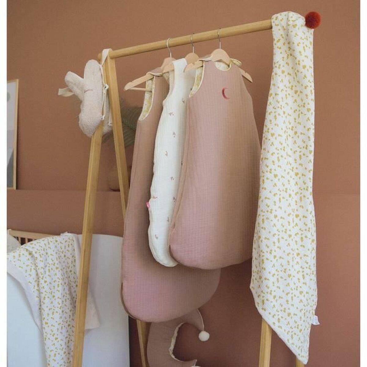 V3H9285F370F4EECA48E042CC95E76D2A82R5775259P3